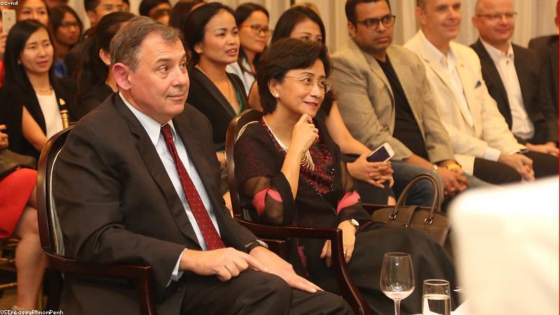 Halkla İletişim Kurma Eğitimi